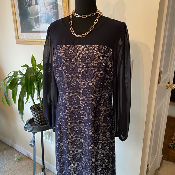 Dress - Picture 4 of 5